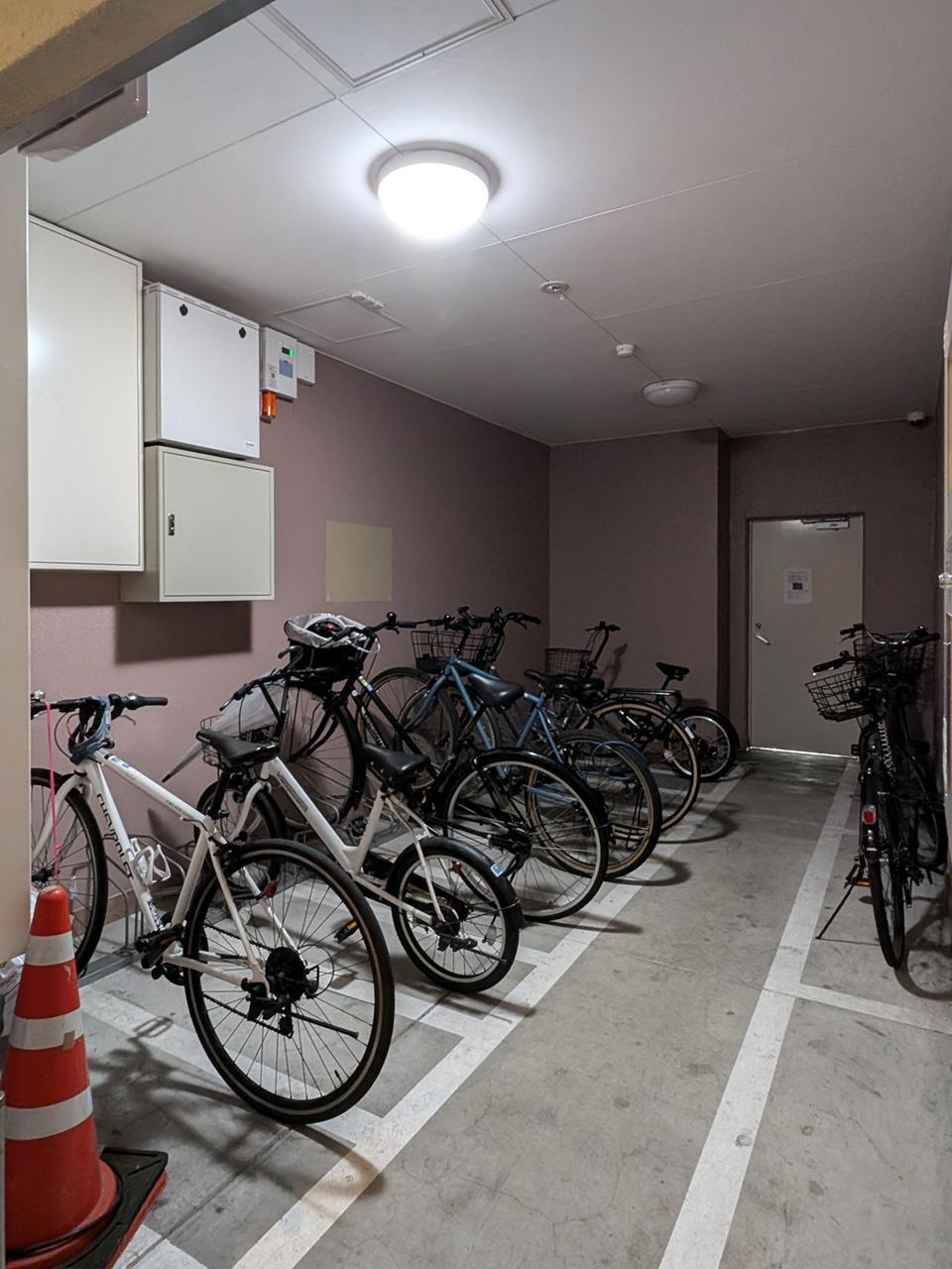 福岡市中央区今泉の賃貸物件/屋内駐輪場。