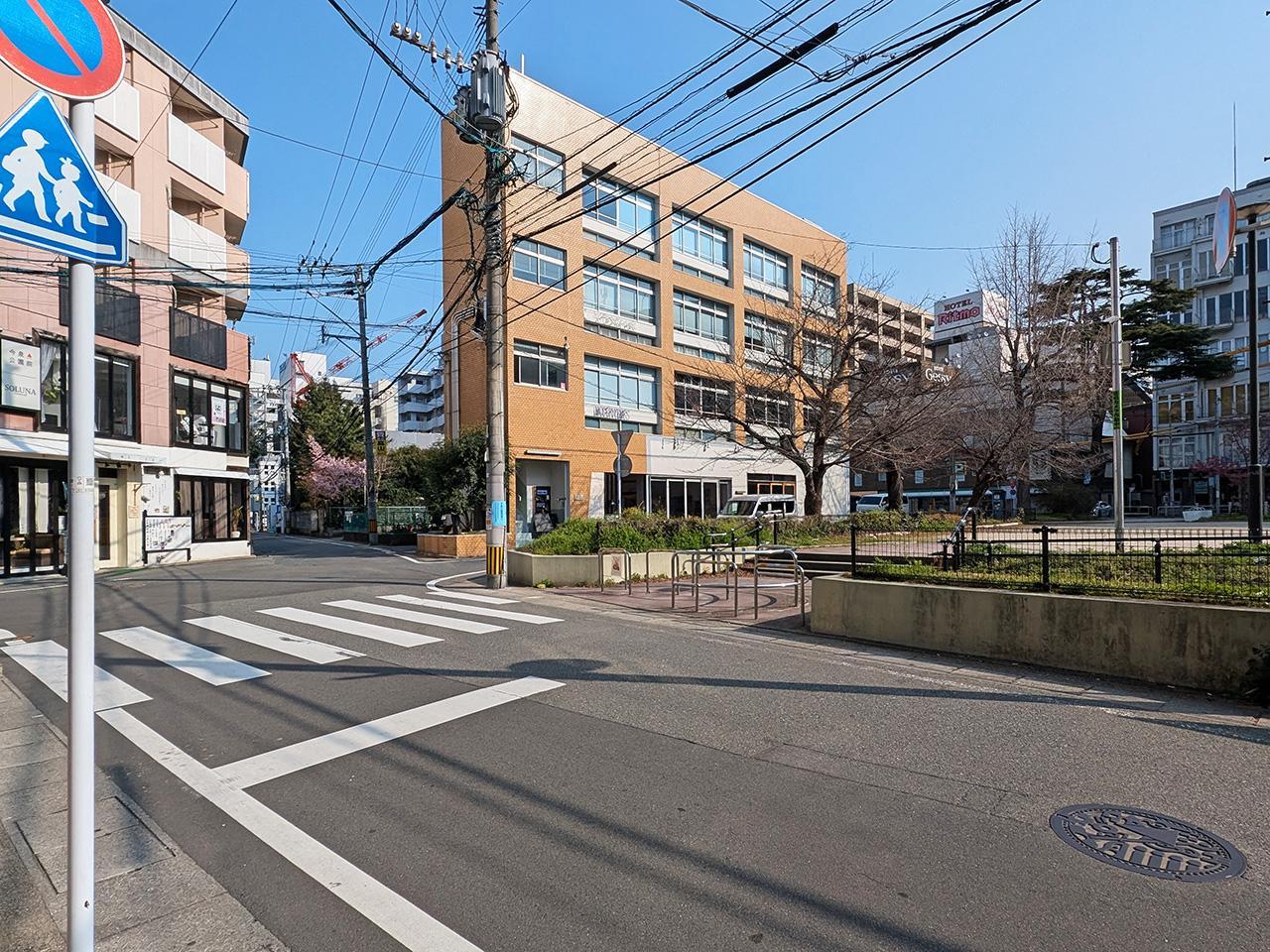 福岡市中央区今泉の賃貸物件/公園の入口は目の前に。