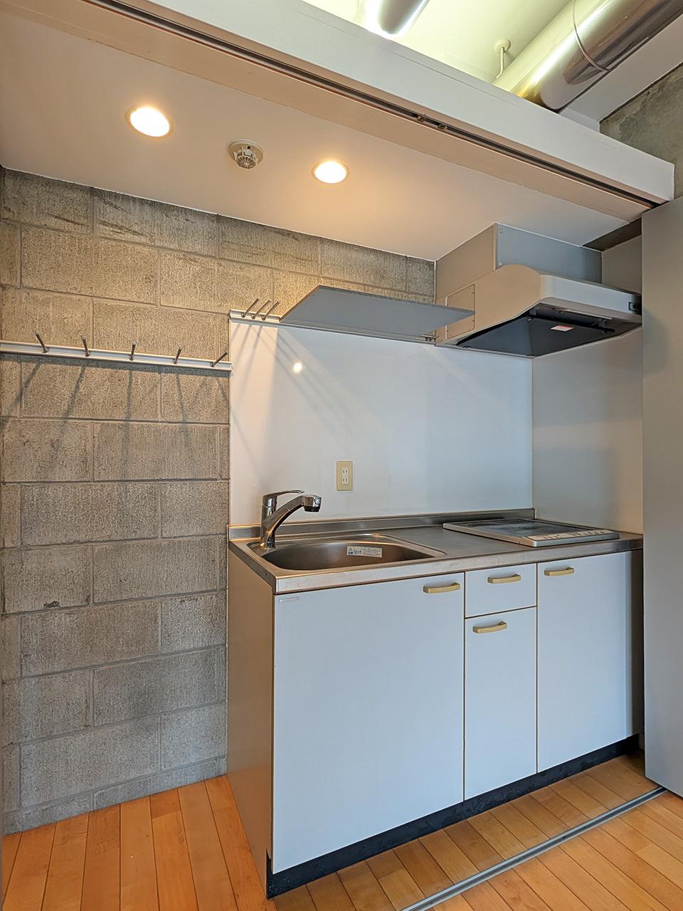 福岡市中央区薬院の賃貸物件/2口コンロ付きのキッチン。