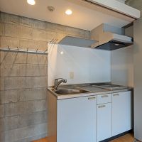 福岡市中央区薬院の賃貸物件/2口コンロ付きのキッチン。