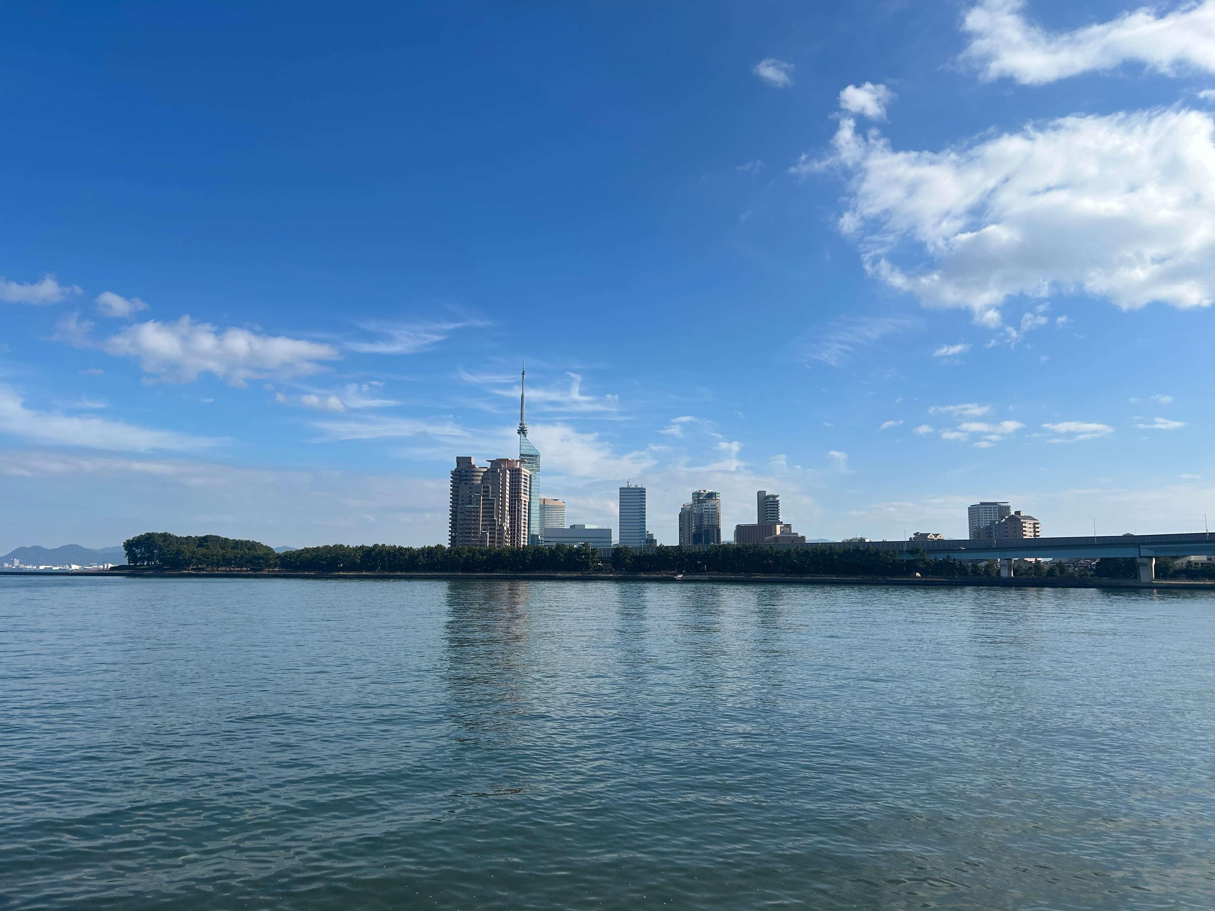 福岡市西区豊浜の賃貸物件/少し足を伸ばせば、ビーチや室見川沿いの散策も楽しめる環境です。