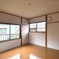 福岡市城南区田島の賃貸物件/窓からも優しい光が入ります。