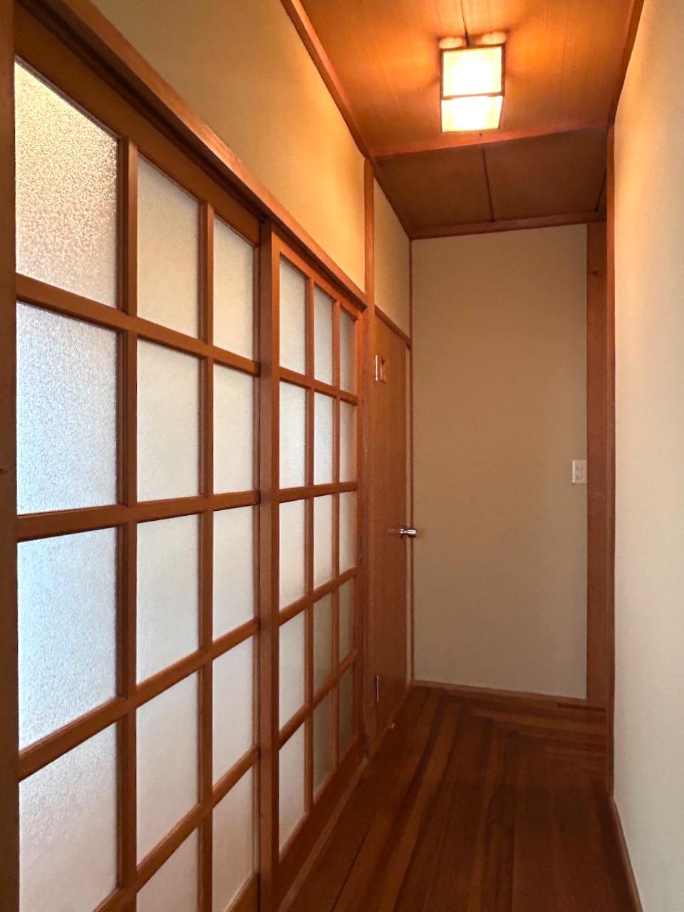 福岡市城南区田島の賃貸物件/引き戸の建具が懐かしい。