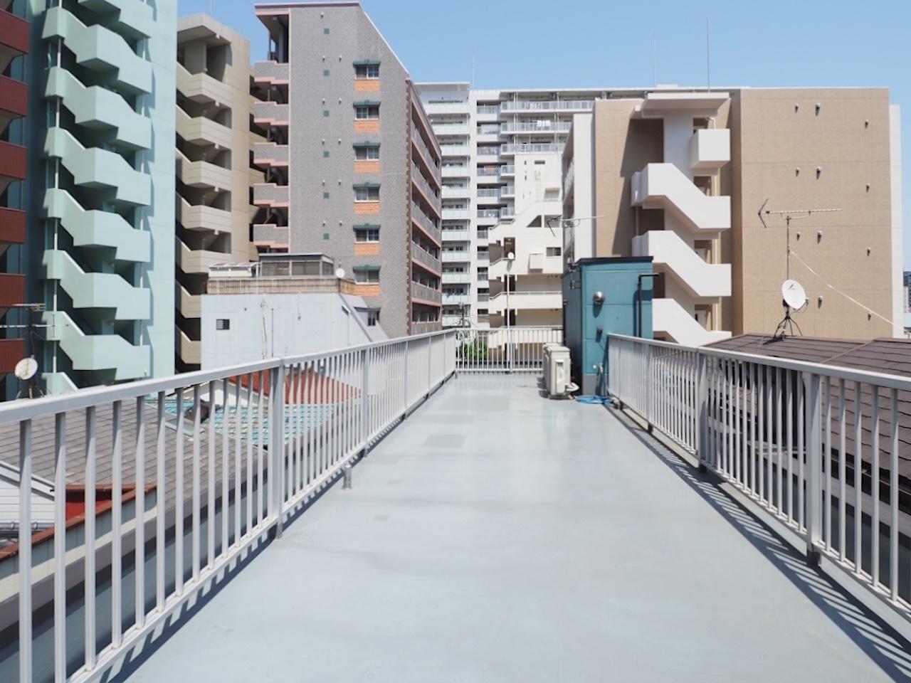 福岡市博多区住吉の賃貸物件/屋上テラス、周りは住居になるので良識ある使い方をお願いします。