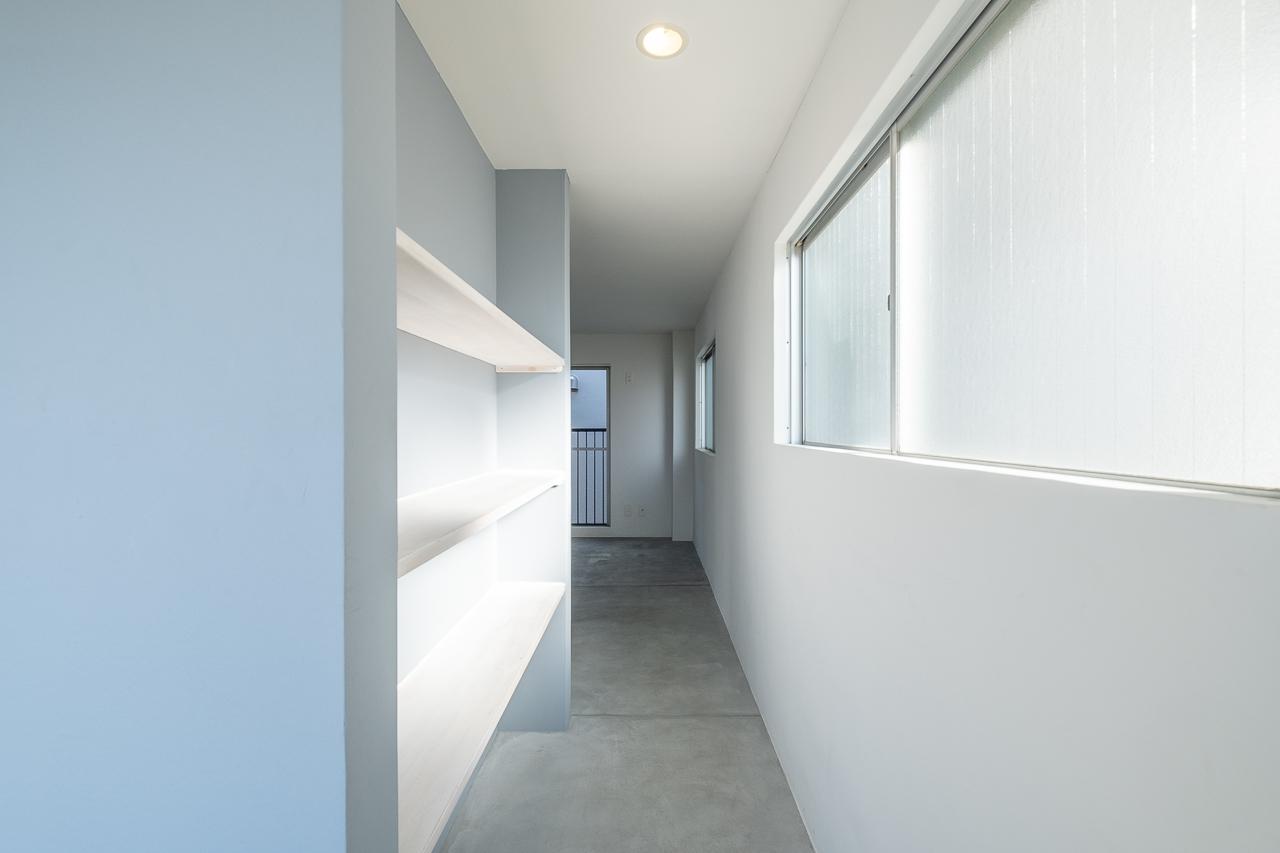 福岡市中央区白金の賃貸物件/曲がった先に飾り棚。