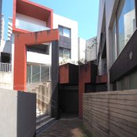 福岡市中央区桜坂の賃貸物件/坂下から登るとここに辿り着きます。