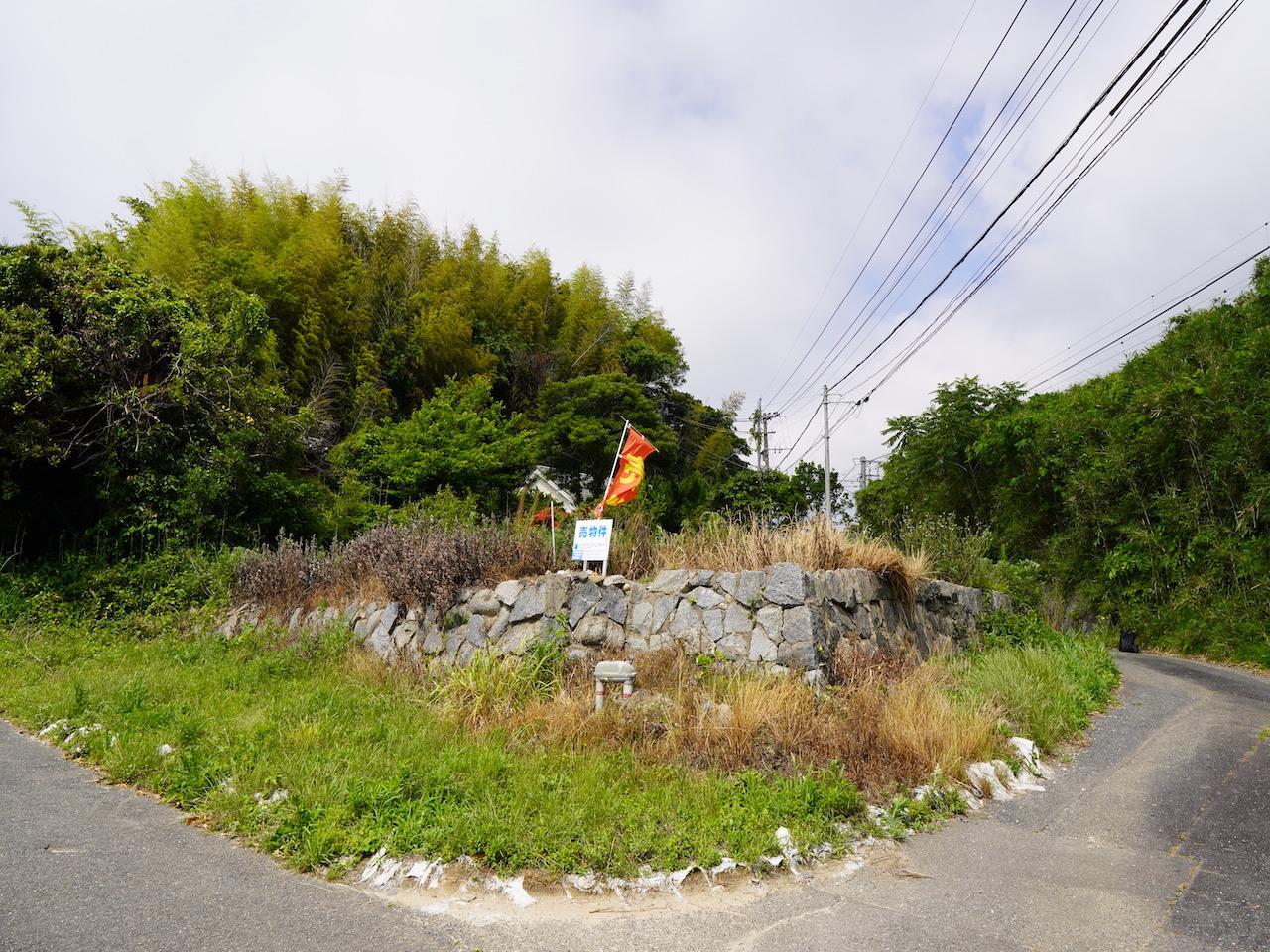 福岡県糸島市二丈鹿家の売買物件/光や風を取り込みやすい角地。ひな壇ならではの開放感も魅力です。