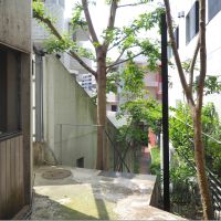 福岡市中央区桜坂の賃貸物件/この細い道を通ってお部屋へ