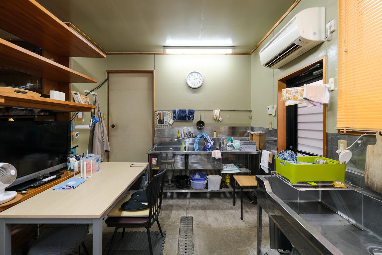 佐賀県西松浦郡有田町黒川の売買物件/奥には仕度室（和室）と洋室があります。