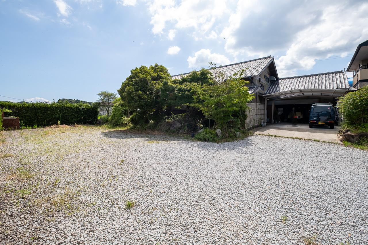佐賀県西松浦郡有田町黒川の売買物件/駐車場もこの広さ。