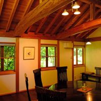 佐賀県佐賀市富士町大字下合瀬の売買物件/ここでも圧巻の梁。ラウンジ同様に天井も高いです。