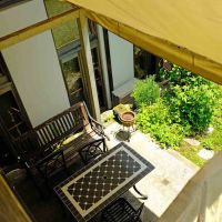 佐賀県佐賀市富士町大字下合瀬の売買物件/お庭へと続くテラスを2階から。