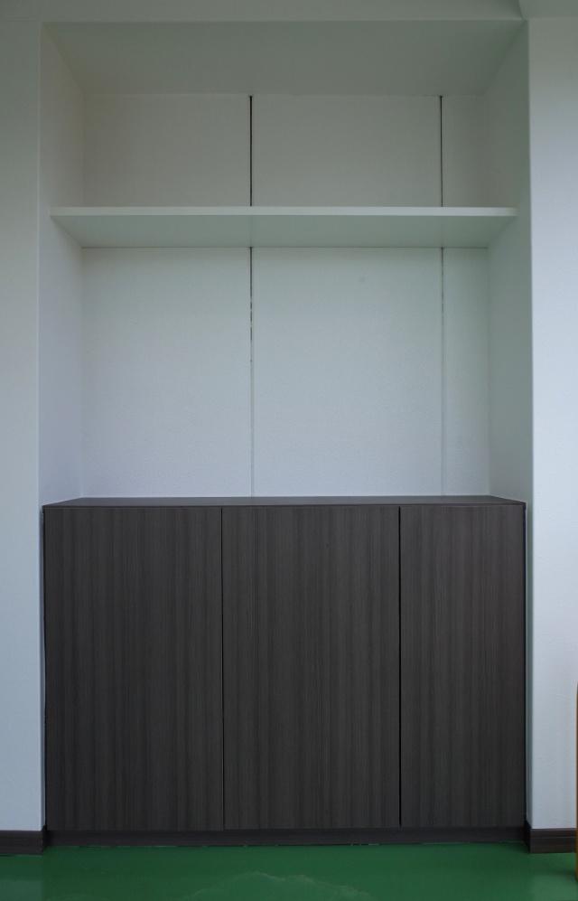 作業用の収納棚兼靴箱