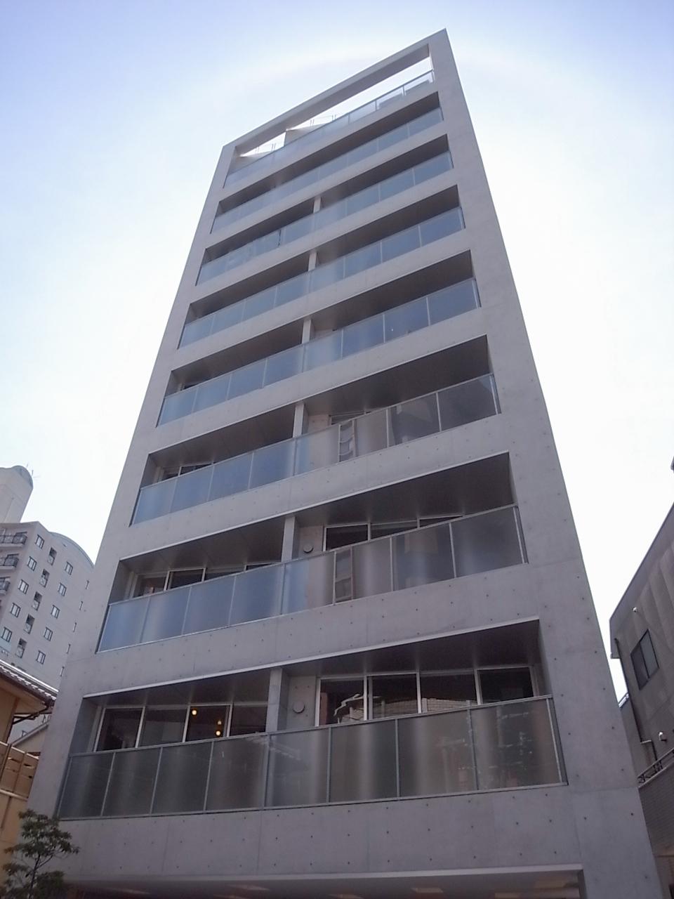 静かにオーラを宿します。