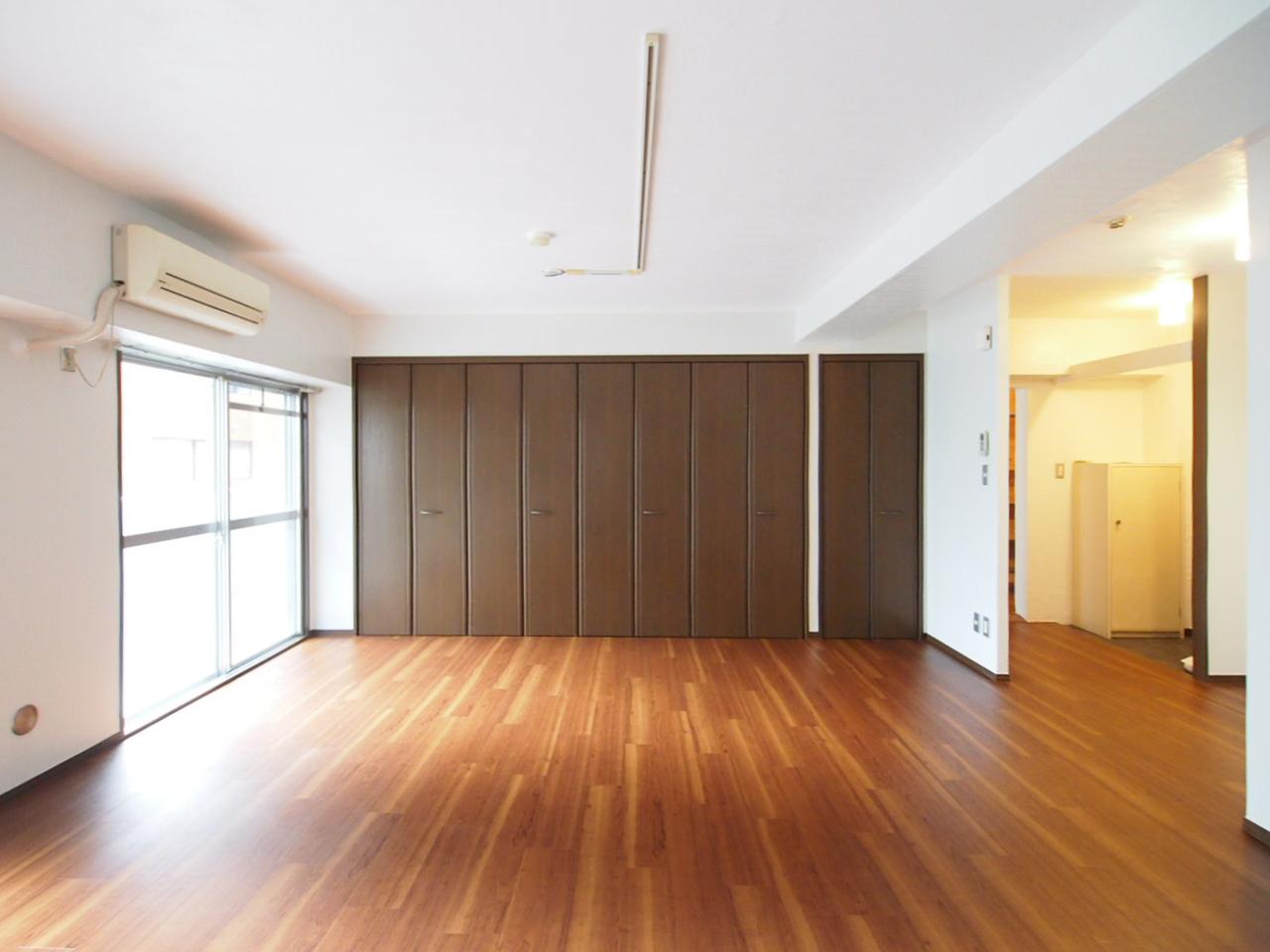 17帖のお部屋は大きなクローゼットがあります