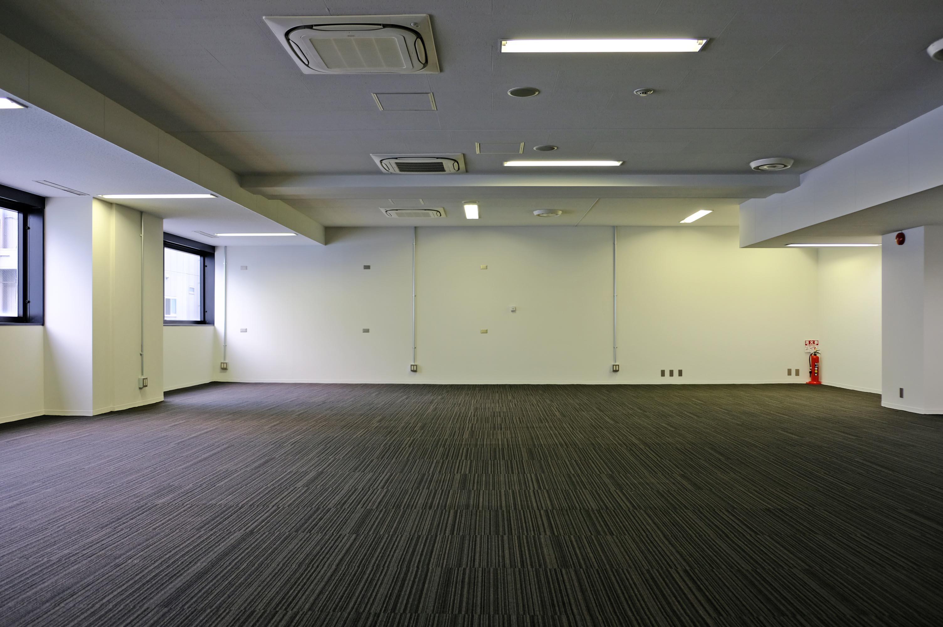 こちらの部屋がメインで大きなオフィス空間。