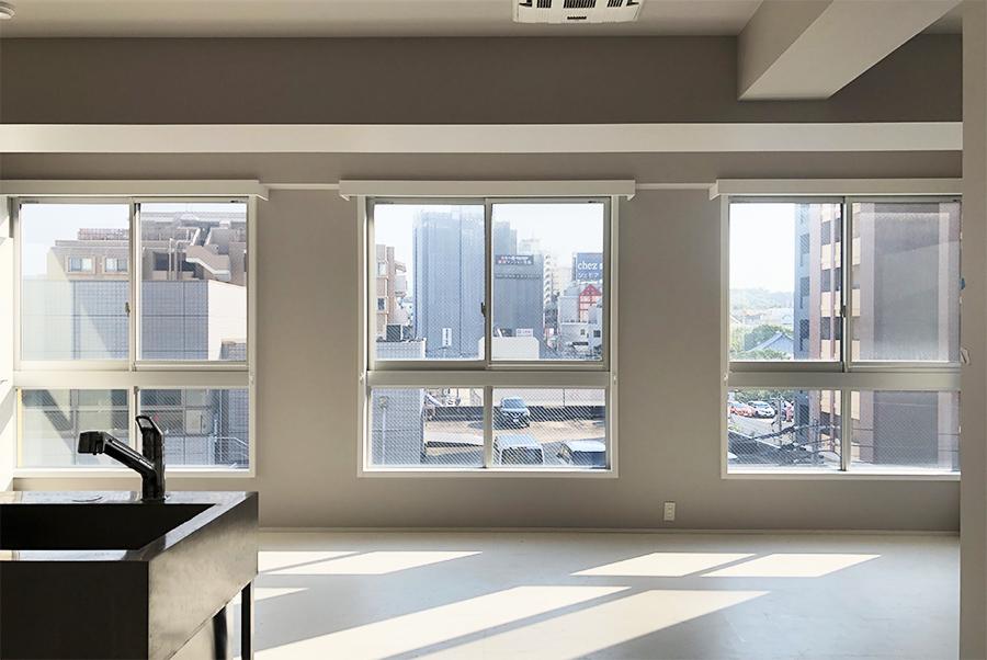 福岡市中央区平尾の賃貸物件/軒がない空間の心地良さを、ぜひ味わってください。