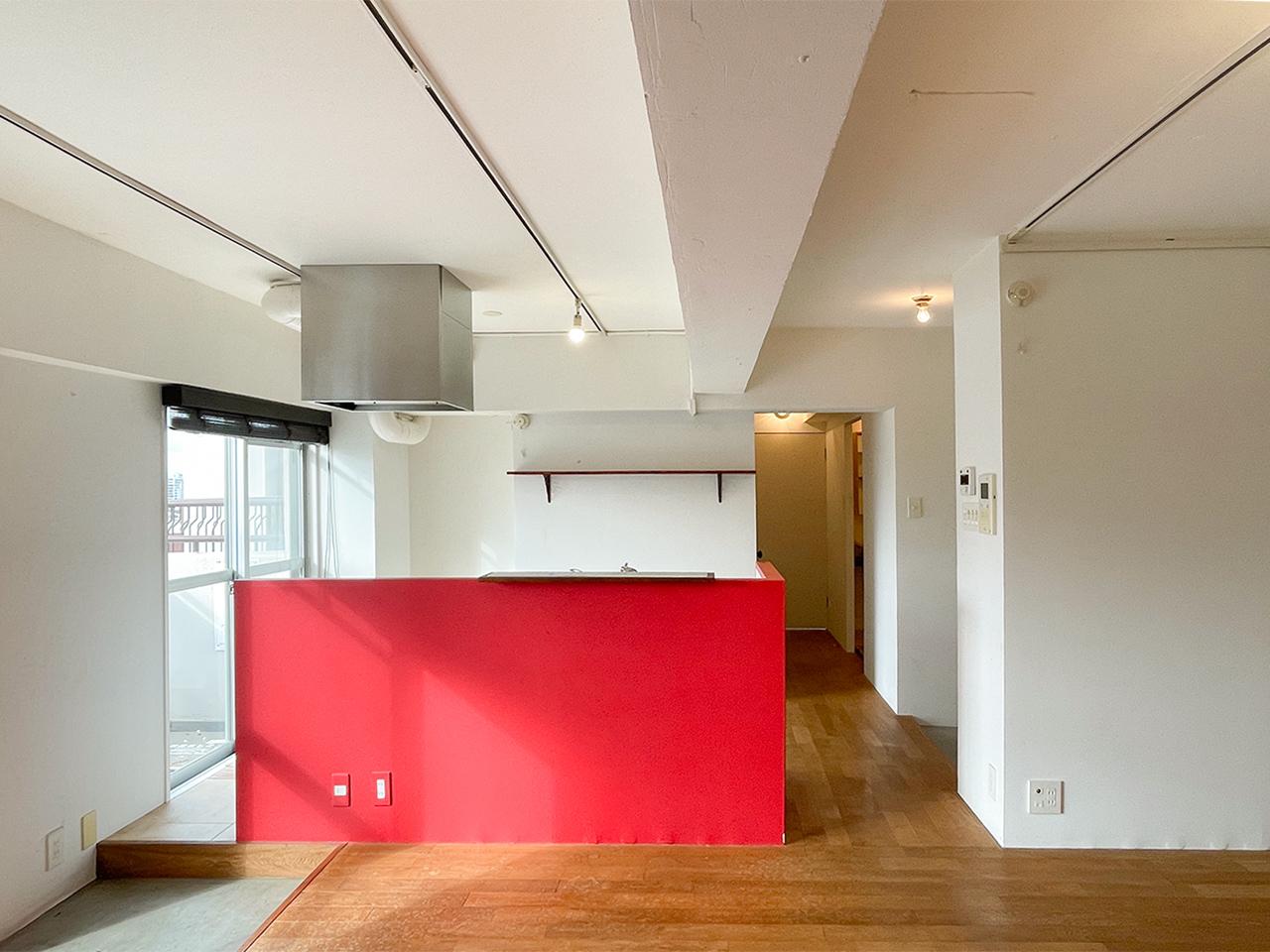 福岡市早良区高取の賃貸物件/剥き出しに白塗装そして無垢床とまさにリノベーション。