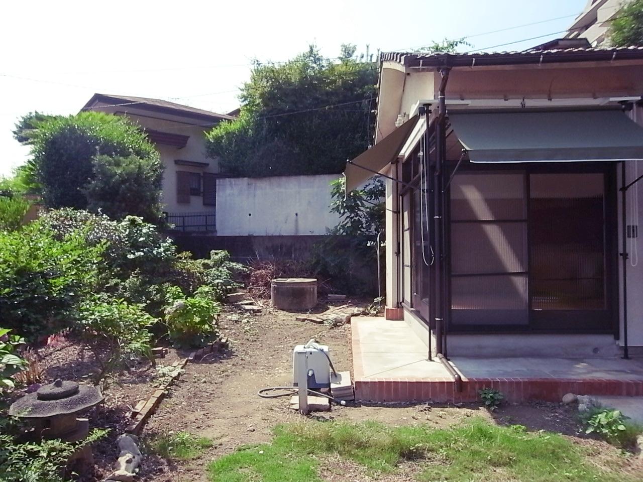 福岡市中央区谷の賃貸物件/書斎スペースを庭から。この庭、うまく使わないのは罰。