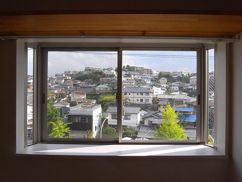 2階の小窓からでも眺めは良し