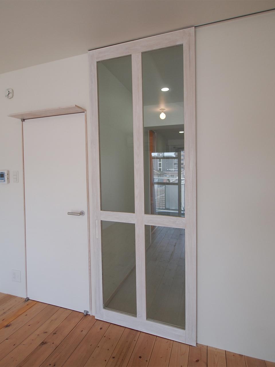 天井まである建具