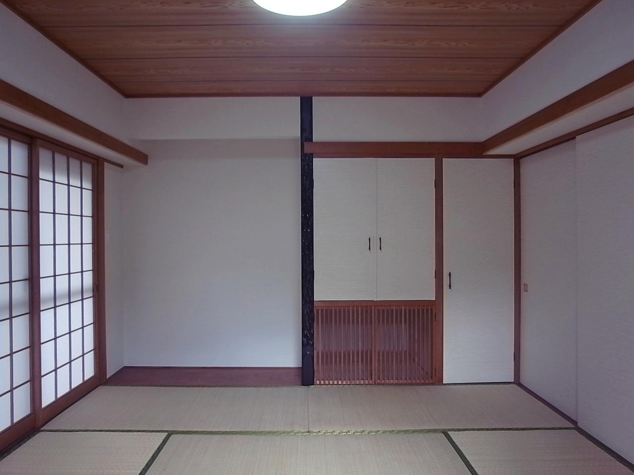 LDK横の和室はオリジナル感も残しつつ。
