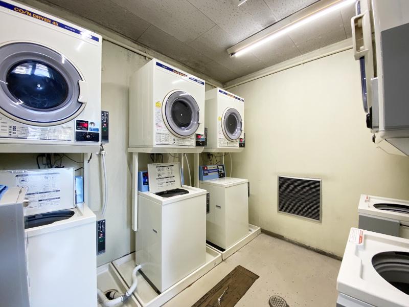洗濯機置き場が室内に無いためこちらをご利用ください