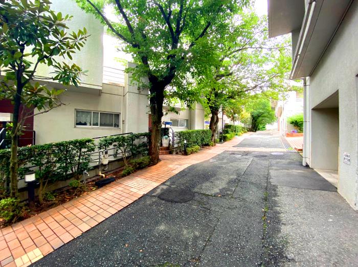 各部屋に入るまでのアプローチも良い雰囲気