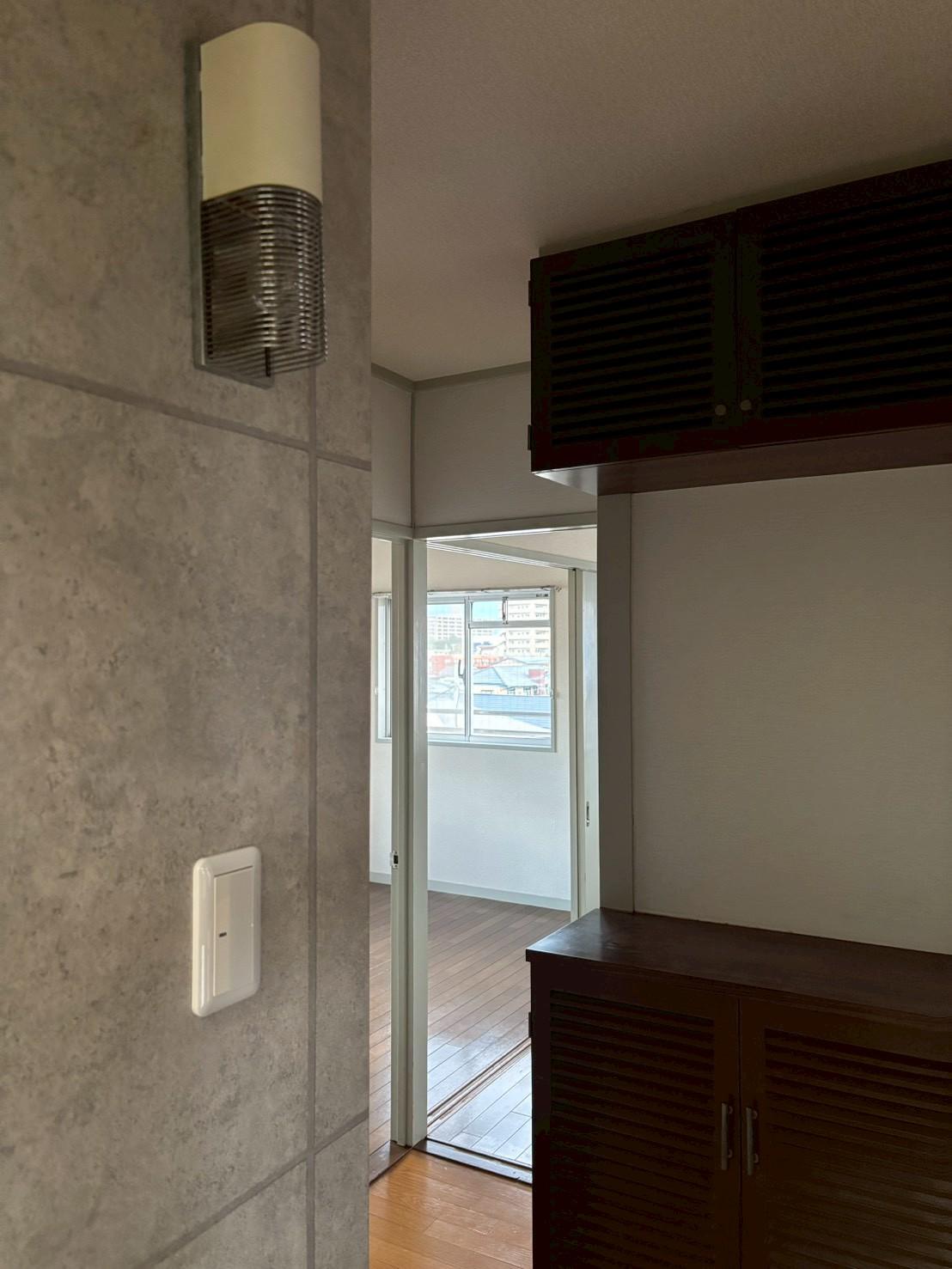 鹿児島市下荒田2丁目の賃貸物件/玄関の照明がかわいい