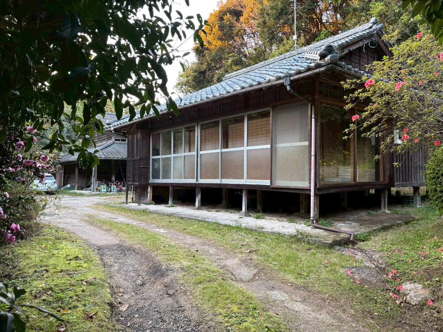 鹿児島市石谷町の売買物件/小道を抜けていくと家にたどり着きます