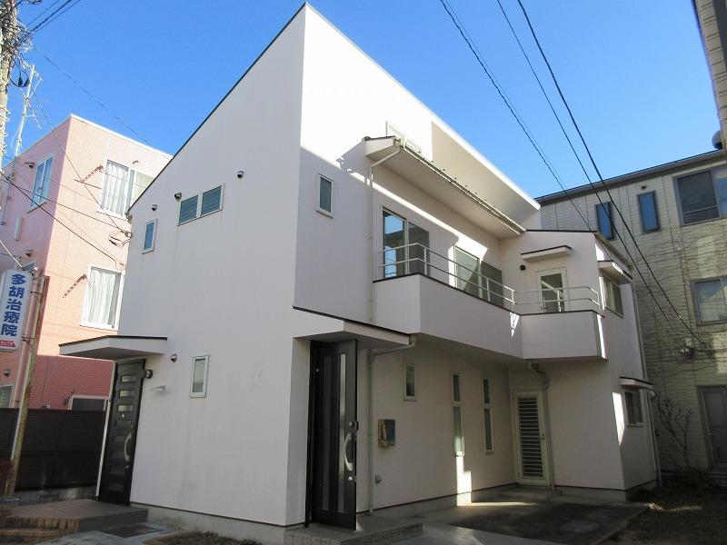 建物は一見普通の戸建住宅です