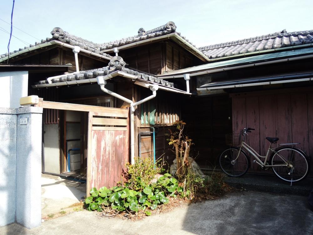 小ぶりに見えますが147平米とゆったりサイズの古民家