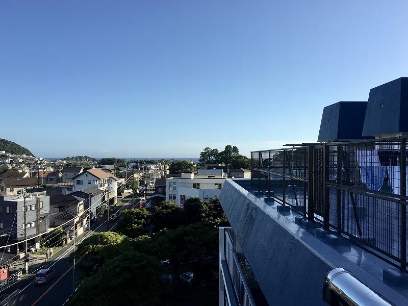 三浦郡葉山町一色の売買物件/屋上から。海が見えています（写真は2020年撮影）
