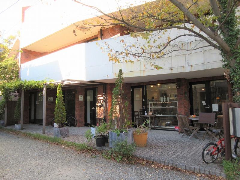 建物全体の一番奥の区画です。2階より上は居住用
