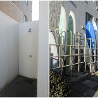 逗子市新宿二丁目の賃貸物件/共用部の外シャワー｜サーフボード置場もあります