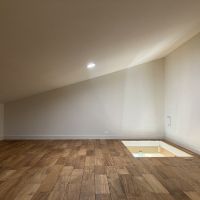 鎌倉市津の賃貸物件/小屋裏収納｜リビングの天井高を抑えたことで生まれたスペースもしっかりと活用