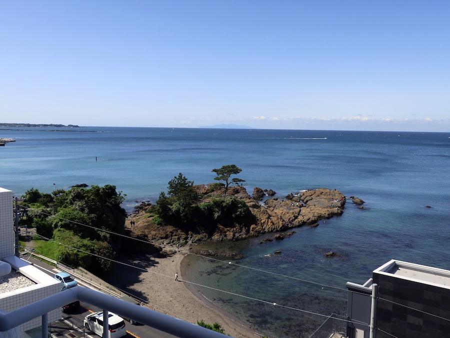 横須賀市秋谷三丁目の賃貸物件/バルコニーから見下ろすと梵天の鼻がよく見える