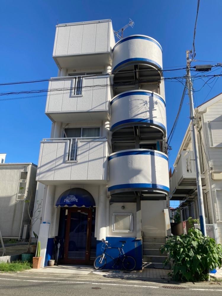 1階はカフェがはいっています