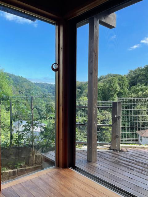 鎌倉市山崎の賃貸物件/リビングからの眺めは遮るものがない