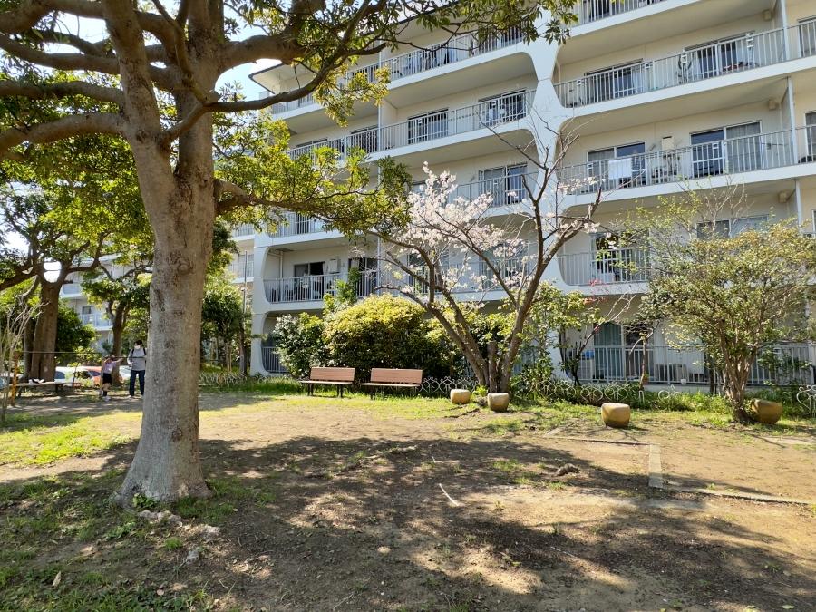 葉山町一色の売買物件/敷地内には公園もあります
