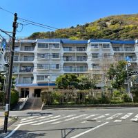 葉山町一色の売買物件/正面から外観を望む｜どこから見てもいかしてます