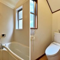 逗子市山の根二丁目の賃貸物件/左：風呂｜右：トイレ　どちらにも窓があります