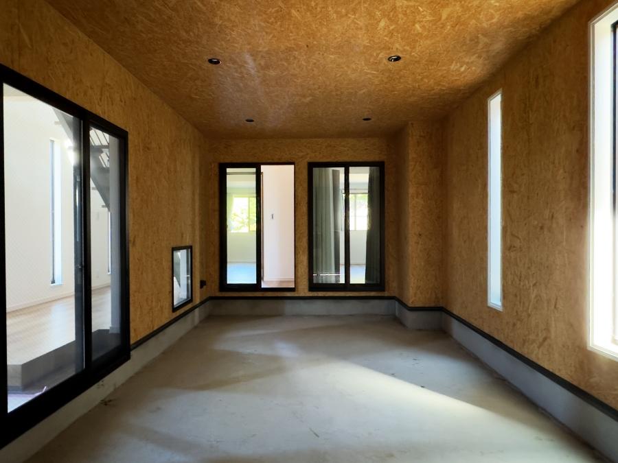 鎌倉市稲村ガ崎一丁目の賃貸物件/ガレージ｜玄関や廊下、部屋から出入り可能です