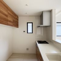 鎌倉市稲村ガ崎四丁目の賃貸物件/キッチン｜左側にも調理台を置けそうなスペース