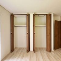 鎌倉市稲村ガ崎四丁目の賃貸物件/洋室の収納｜子育てしていると何かと物が増えがちなので、これは嬉しい