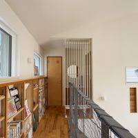 鎌倉市西御門一丁目の賃貸物件/2階廊下｜この家の図書コーナーといってもいいかもしれません