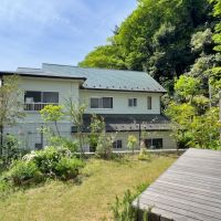 鎌倉市西御門一丁目の賃貸物件/庭｜庭にはロシアンオリーブ、フェイジョア、マスカット、レモン、キウイ、ブルーベリーetcと目でも舌でも楽しめる植物がたくさん