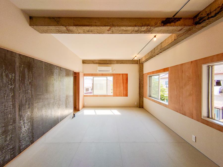 横浜市金沢区寺前一丁目の賃貸物件/奥行きのあるこの部屋は、店舗や事務所としても