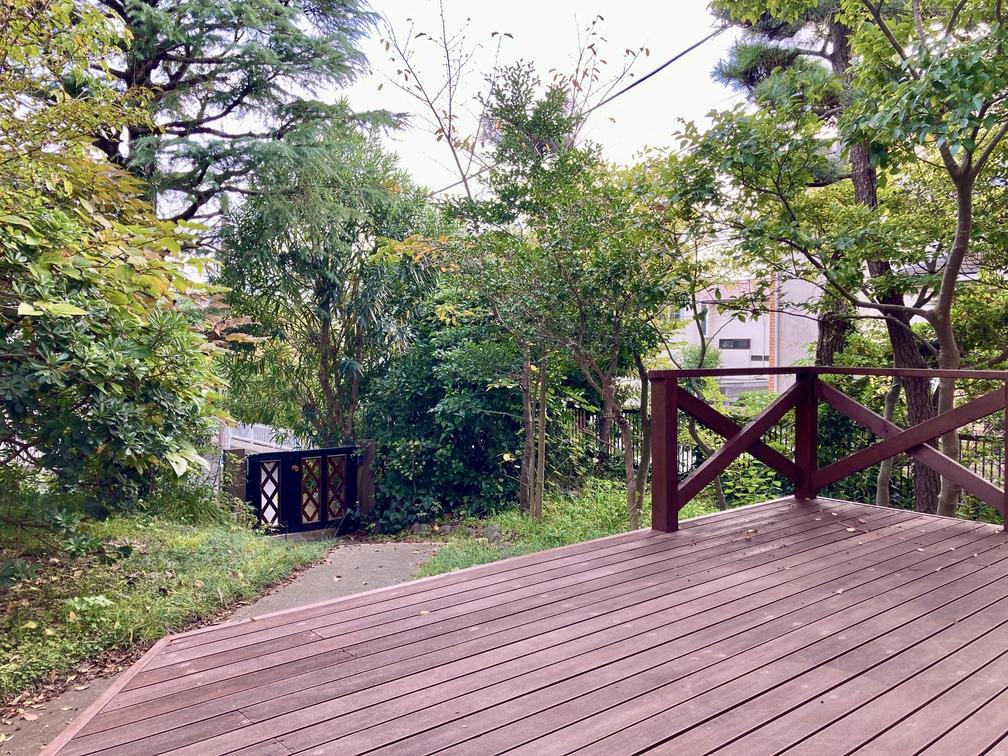 藤沢市鵠沼松が岡五丁目の賃貸物件/ウッドデッキ