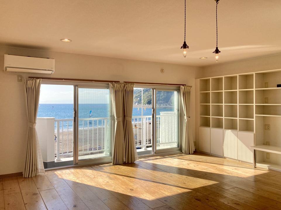 逗子市新宿二丁目の賃貸物件/2階リビングを少し引きで